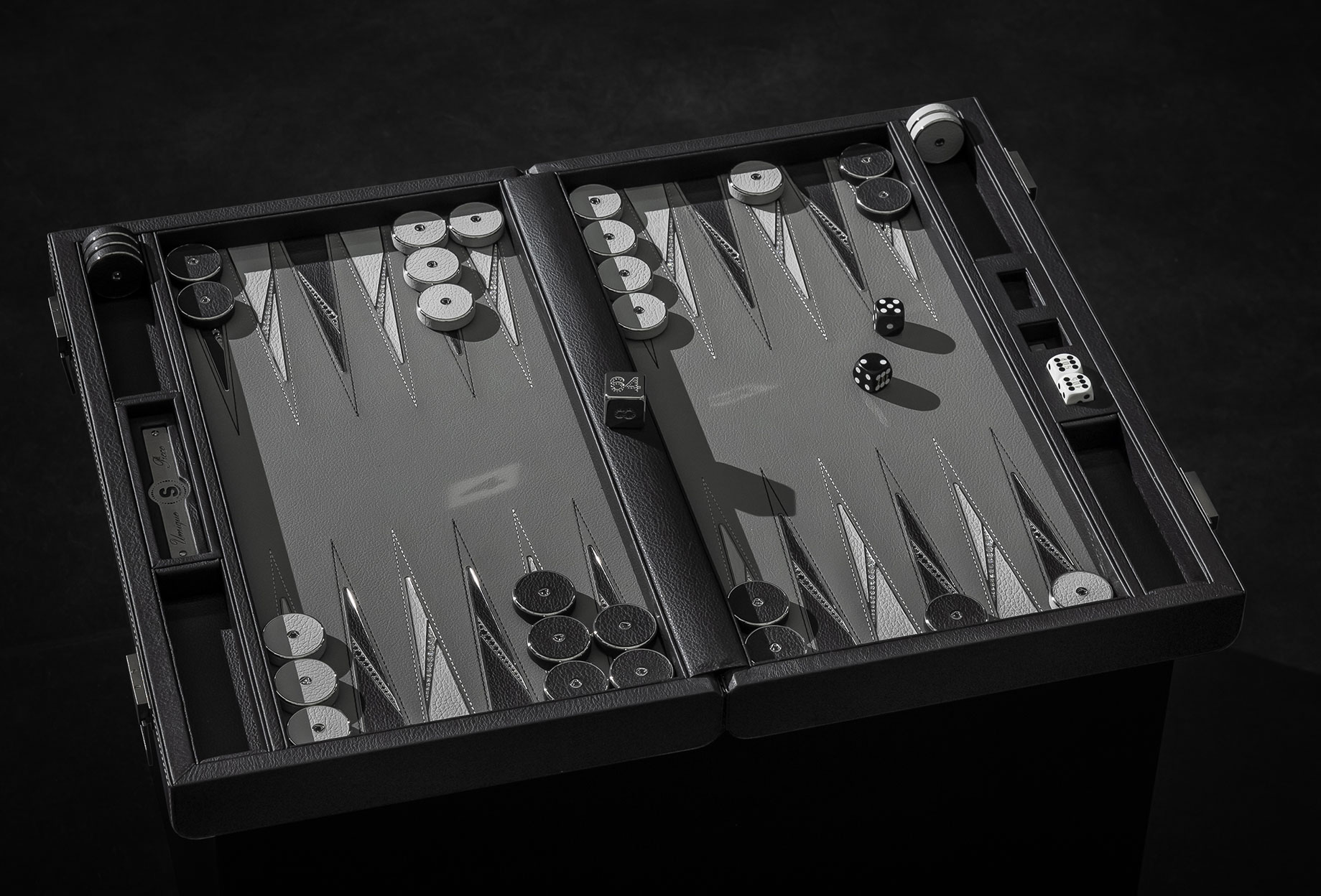 backgammon-bw-img1-web backgammon-bw-img1-web